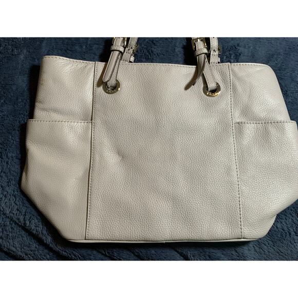 Michael Kors Grey Medium Purse - Excellent Condition! - Picture 4 of 6